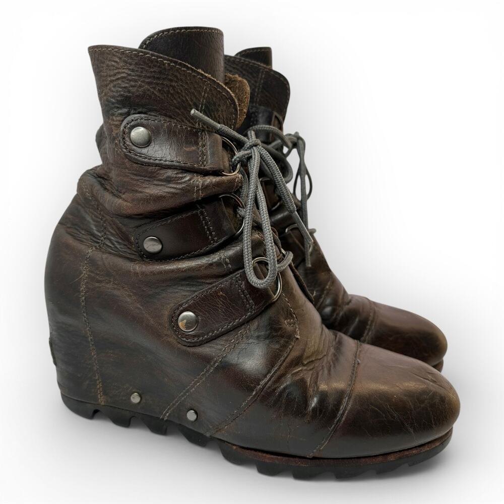 Sorel Womens size 8 Joan of Arctic Wedge Lace Up Boots Leather